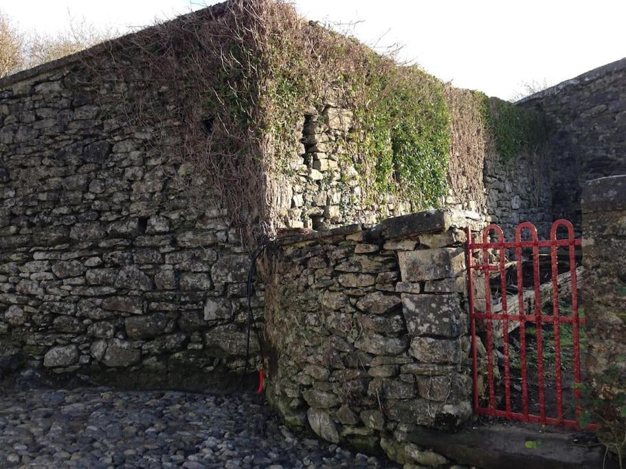 Fermoyle Properties Carleys Cottage Fanore Extérieur photo